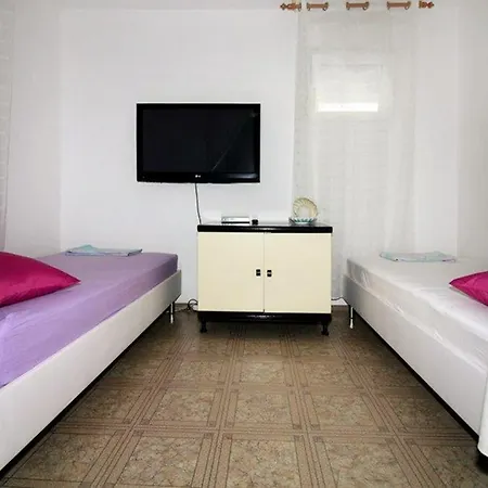 Apartamento By The Sea Tisno, Murter - 4298